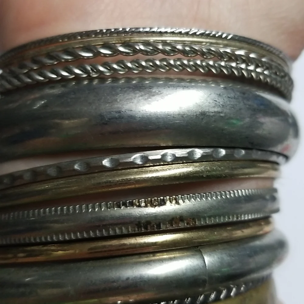 Lot of 17 Metal Gold & Silver Tone Bracelets, Rhinestones, Various Thicknesses